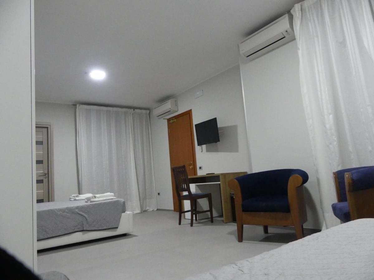 Albergo Piazza Risorgimento Porto Cesareo Dış mekan fotoğraf