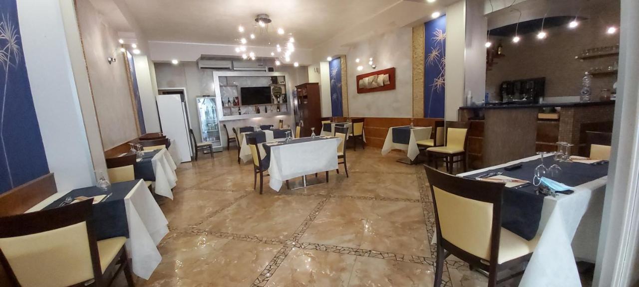 Albergo Piazza Risorgimento Porto Cesareo Dış mekan fotoğraf